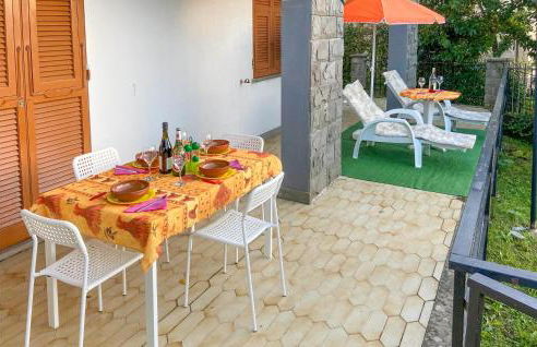 2 Bedroom Lovely Apartment In Cembrano - Foto 2