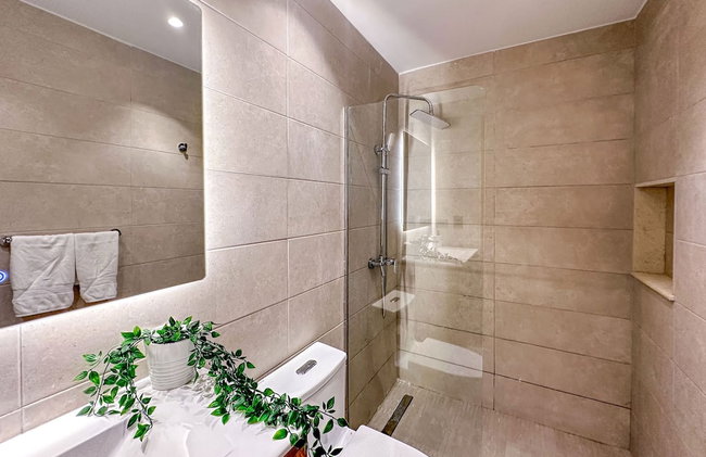 Exclusive Penthouse With Picuzzi Steps From Beach - Foto 14