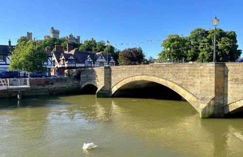 The Old Tractor Shed by inspirestays-com - Foto 48