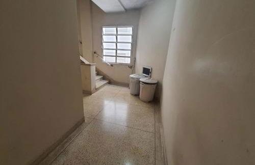 Apto frente à praia, aconchegante, vista lateral pro mar! - Foto 24