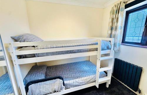 4-Bed Oasis Quiet Culde sac - Foto 7