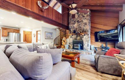 Mammoth Pines #02 - Year-round Activities! - Foto 2