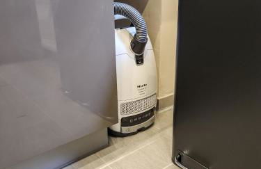 GELI Homes L1 - 2x Zimmer, 2x Kingsize Bett, 1 bis 4 Personen, Parkplatz, TV, Wifi, top Küche, Kaffee, Tee - Foto 29