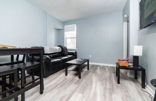 1st Floor - Free Parking - Washer & Dryer - AGH - Foto 8