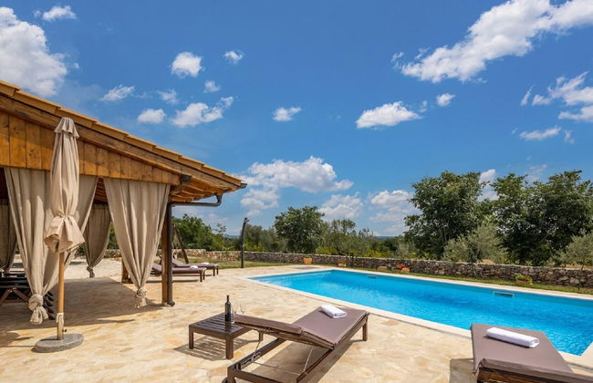 Villa in Posedarje With Private Pool - Foto 26