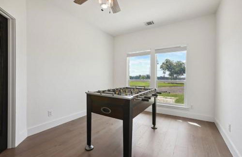 Modern Farmhouse in McDade - Foto 28