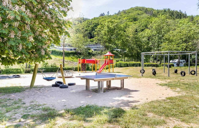 Waxweiler Hillside Sanctuary - Photo 17