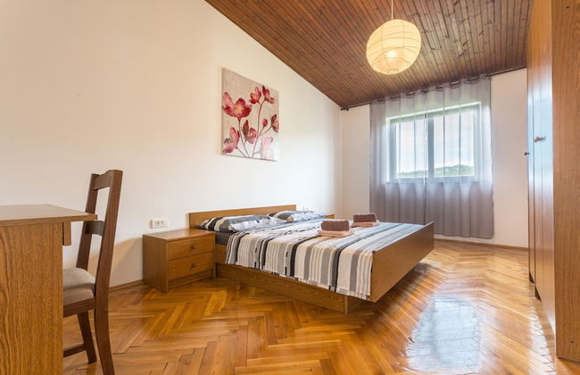 Large 150 m2 apt With Pool and 500 m2 Garden - Foto 8