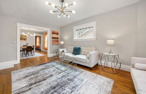 Modern 2BR Mins to Univ, Zoo, Destiny, Downtown - Foto 2