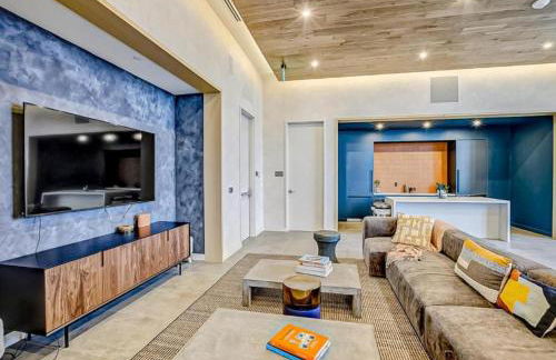 Modern Downtown Condo - Rooftop pool - Top Amenities - Foto 30