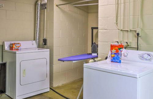 6 Mi to Old Market Home with BBQ-Ready Patio! - Foto 20