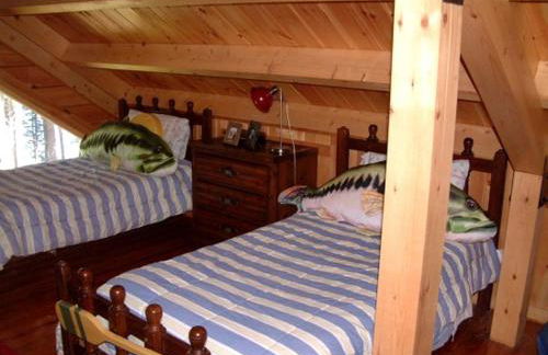 Charming Lakefront Cabin Rental with Games Room near Bangor, Maine - Foto 8