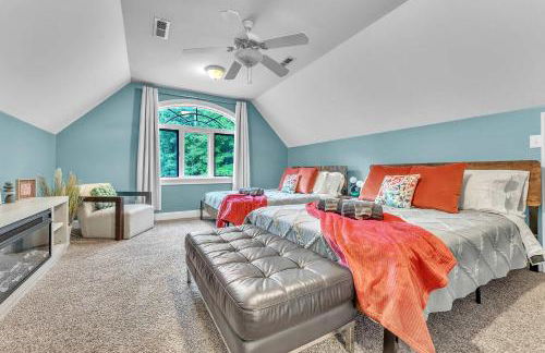 The Retreat at Wildwood - Hot Tub Theater & Deck - Foto 48