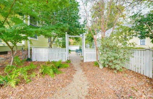 Ornate Victorian Home with Courtyard and Fire Pit! - Foto 35