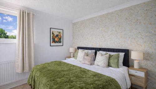 Stylish Duplex Apartment - Close to City Centre - Free Parking, Balcony, Self-Check-In, Fast WiFi and Smart TVs by Yoko Property - Foto 5