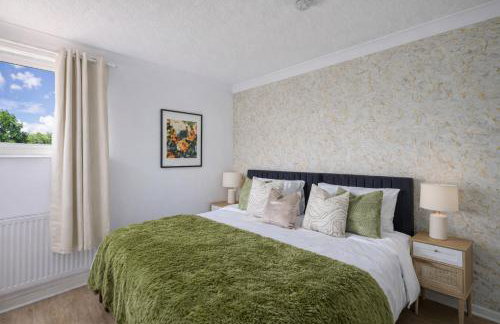 Stylish Duplex Apartment - Close to City Centre - Free Parking, Balcony, Self-Check-In, Fast WiFi and Smart TVs by Yoko Property - Foto 5