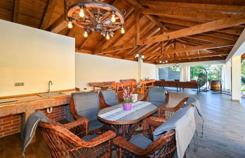 2 Bedroom Cozy Home In Gornja Ploscica - Foto 16