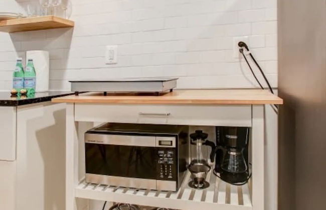 Private Studio in Serene DC Neighborhood - Photo 7