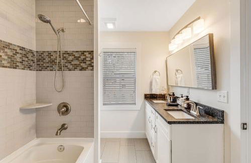 Forest Haven Hot Tub, Fire Pit & Coffee Bar - Foto 12