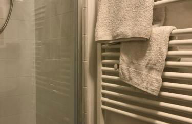 Tiny Cosy Snug - Photo 21