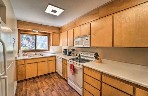 Quiet Home with Graeagle Meadows Golf Course View! - Foto 5