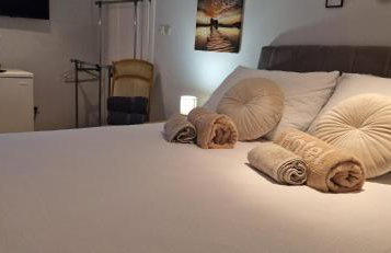 Gabriella House - Photo 9