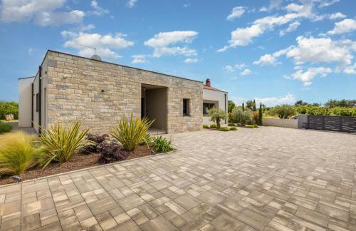 Villa Lastine by Villsy - Photo 23