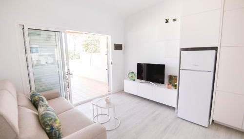 Deluxe Apartment. 50 meters Beach - Foto 3