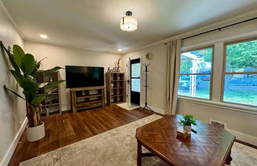 Campus Den on Poplar St - Foto 1