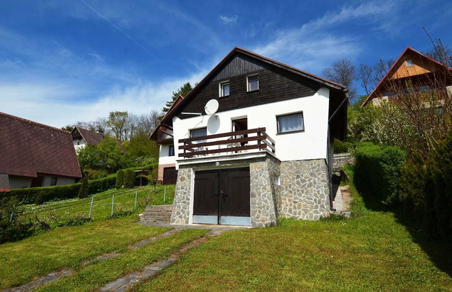 Detached Cottage With Fireplace, Near the River Ohre - Foto 1