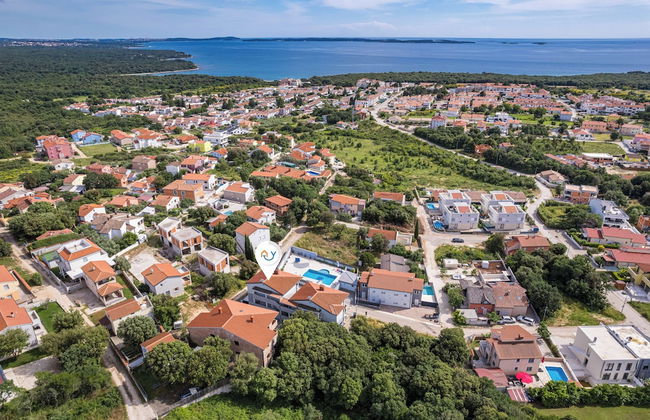 Mery's Sunny Pool Apartment - Foto 18