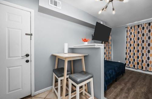 Charming Houston Studio Apt with Free Parking - Foto 7