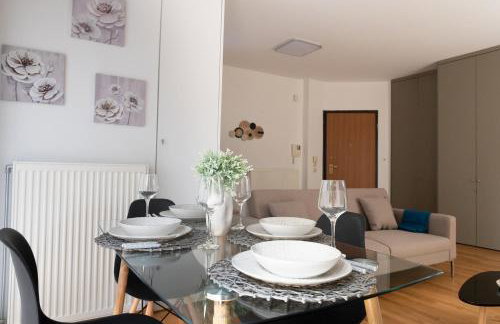 Chic 1BR Apartment in Neo Psichiko - Photo 3