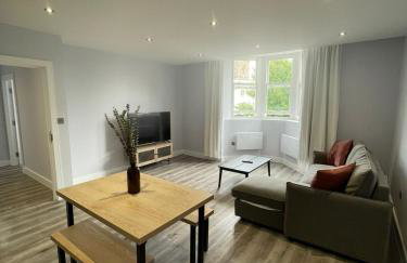 Square Flat - Modern - En-Suites - 6 Guests - Foto 1