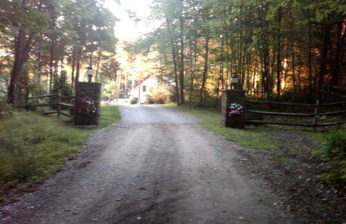 Bed and Breakfast Cabin for Weekend Getaway near Millbrook, New York - Photo 21