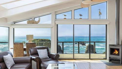 Seaside Elegance Oceanfront Escape with 3 Suites - Foto 3