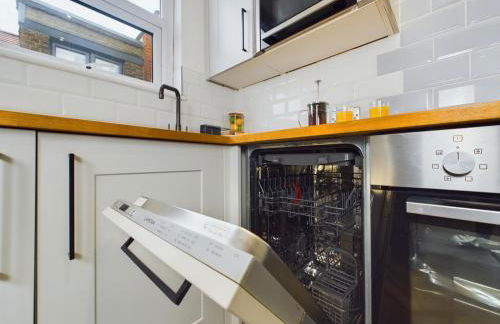 Westcliff apartment with free parking - Foto 10