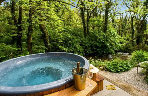 The Enchanted Cottage - Photo 18