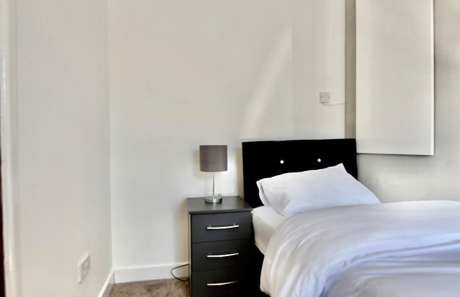 Cheer full 4 Bedroom House Train Station - Foto 7