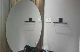 Linda Cabana com Vista Incrível nas Montanhas com Trilha, Cachoeira e Alexa - Photo 11