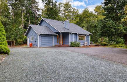 Forest Front Home w Fire Pit Mins to Beaches Wineries Trails Cedarview Retreat by AvantStay - Foto 38