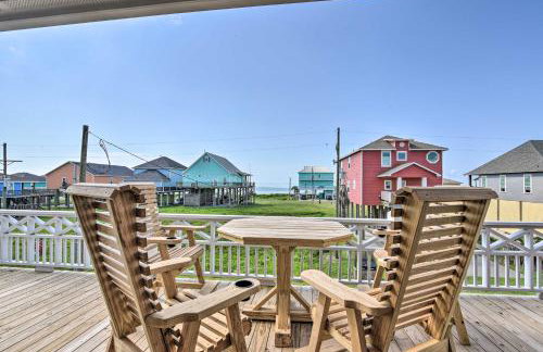 Ocean View and Wraparound Deck Crystal Beach Home! - Foto 1