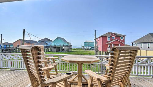 Ocean View and Wraparound Deck Crystal Beach Home! - Foto 1
