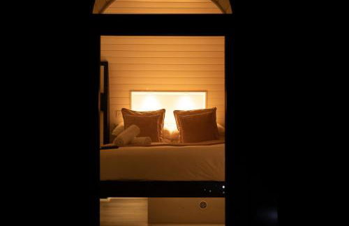 Luxury Glamping Tali Pod Escape with Private HotTub - Foto 22