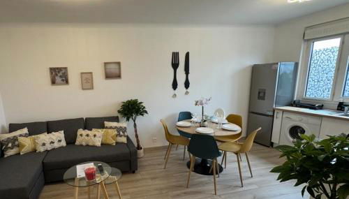 PARIS-MONTROUGE Magnifique Appartement 2 pièce de 36m2 - très cosy pour 1 à 5 personnes refait à neuf - ENTIRE APARTMENT LUXIRIOUS AND WARM - Montrouge Paris 14ème - Proche Aéroport Orly & Parc Expositions Porte de Versailles FREE WIFI GRATUIT - Foto 3