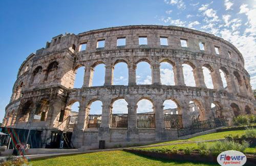 Romantic Apartment Flower - Photo 39