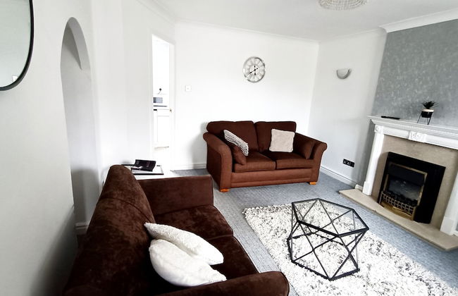 Cozy 3-Bed Family Home with Free Parking - Foto 39