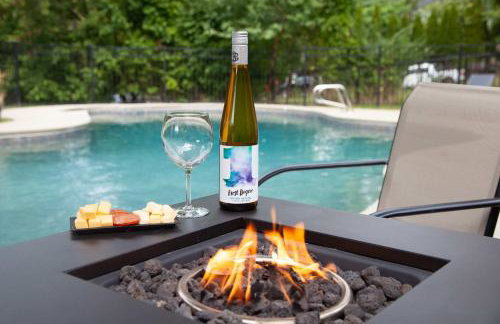 Lakeview on Main Pool Fire Pit and Walkable - Foto 4