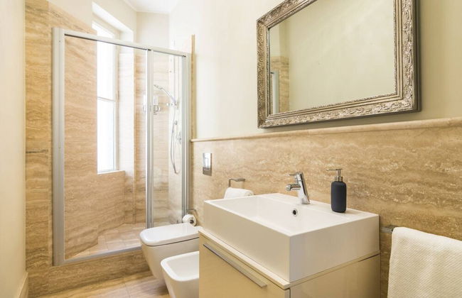 Luxury 3 Bedrooms Near Duomo - Photo 21