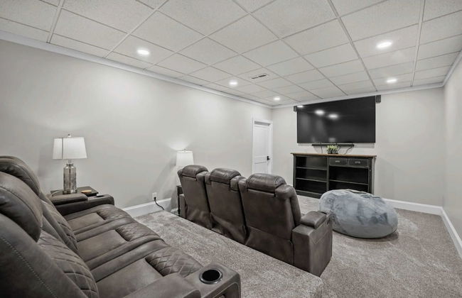 Water, Water Everywhere by Avantstay Pool + Dock - Foto 45